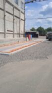 Cap for track concrete weighbridge